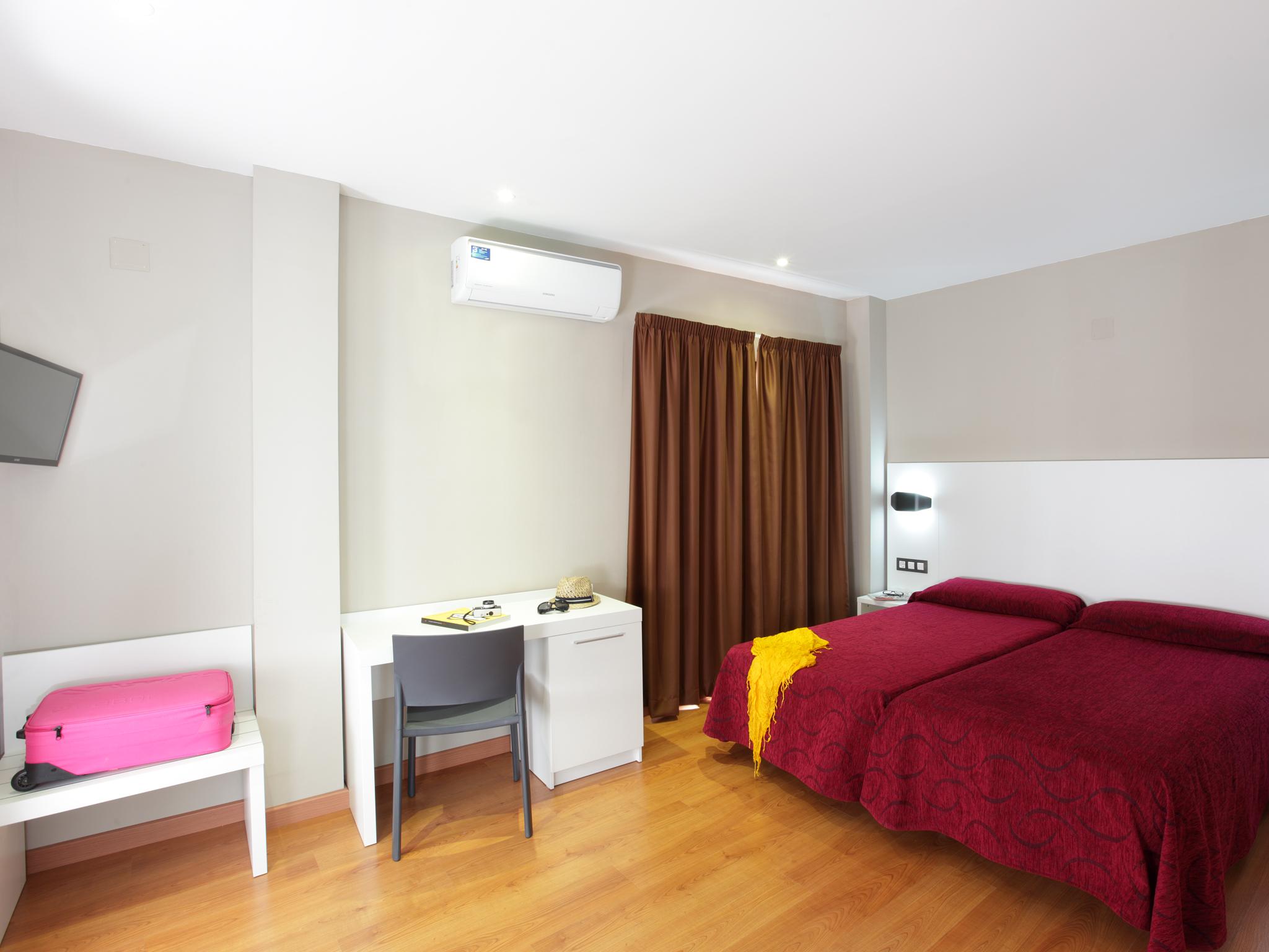 Hotel Alameda Бенидорм Екстериор снимка