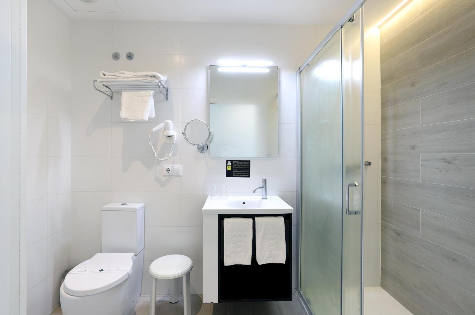 Hotel Alameda Бенидорм Екстериор снимка