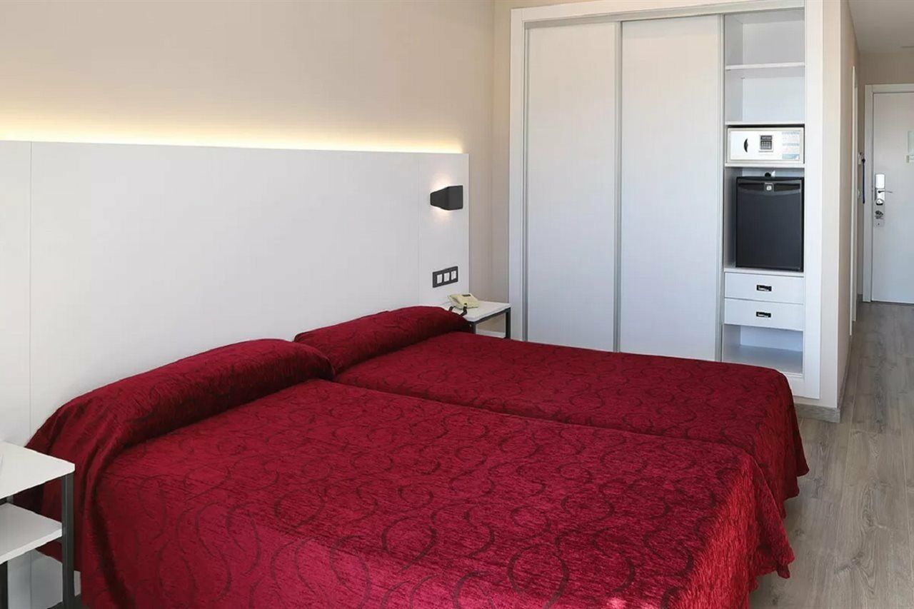 Hotel Alameda Бенидорм Екстериор снимка